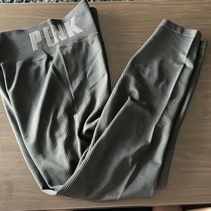 PINK. Black high waisted seamless leggings. Size large